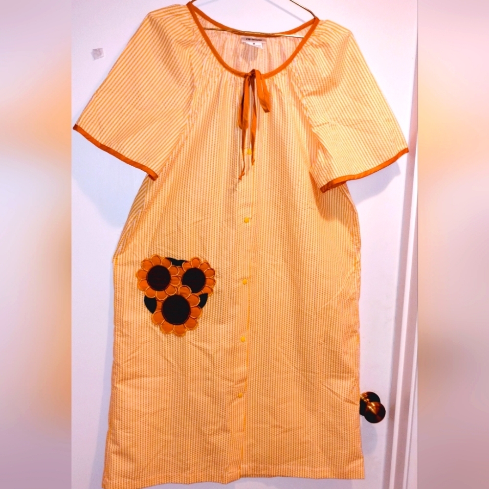 Women's Vintage 1980's Sunflower Embroidered Seersucker Summer Robe Housecoat